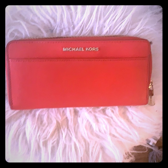 Michael Kors Handbags - Michael Kors Wallet